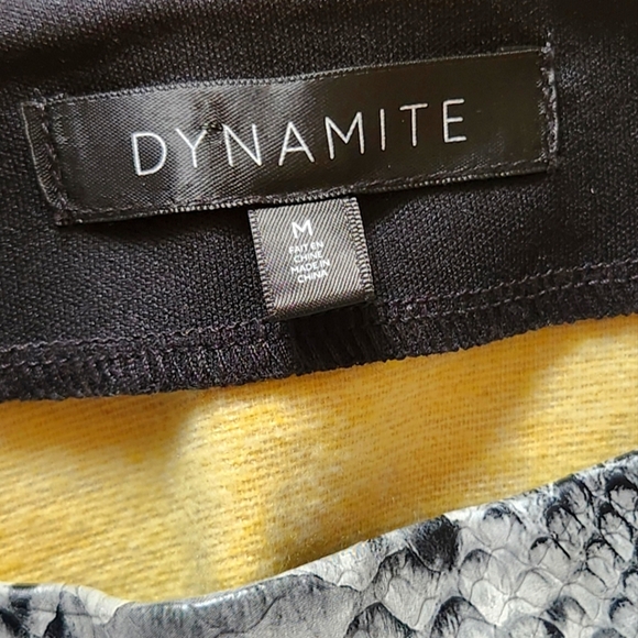 Dynamite Size M Animal Print/Snake Pattern Mini Skirt Black/White Zipper Closure - Picture 7 of 8